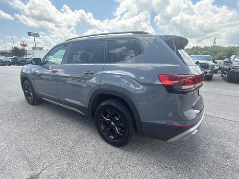 Used 2025 Volkswagen Atlas Peak Edition SE AWD/4WD image 6