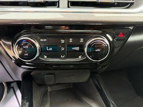 Used 2024 Chevrolet Trax ACTIV w/ Sunroof Package FWD image 26