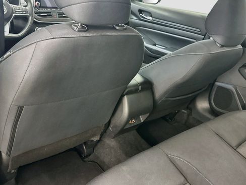 Used 2025 Nissan Altima 2.5 SV FWD image 27
