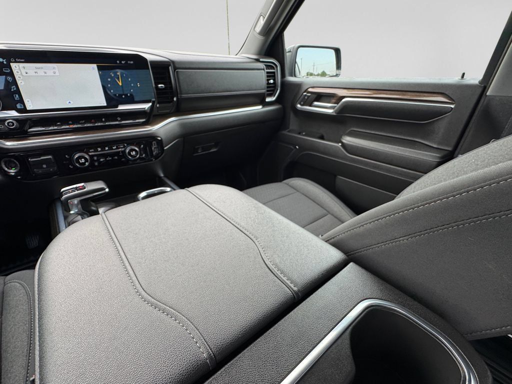 Used 2024 Chevrolet Silverado 1500 RST AWD/4WD image 24