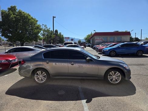 Used 2012 INFINITI G37 Journey w/ Premium Pkg RWD image 3
