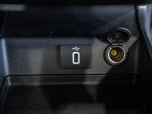 Used 2017 Ford Fusion Titanium image 22