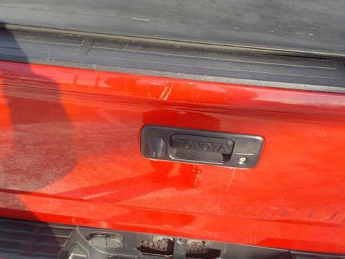 Used 2016 Toyota Tundra SR5 w/ SR5 Upgrade Package image 11