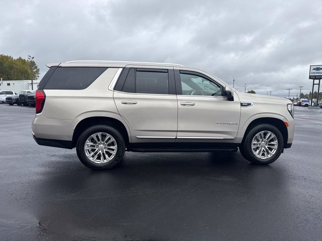 Used 2022 GMC Yukon SLT w/ SLT Luxury Package AWD/4WD image 7