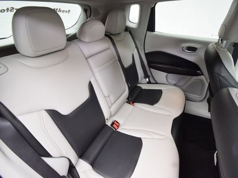 Used 2018 Jeep Compass Limited w/ Navigation Group image 23