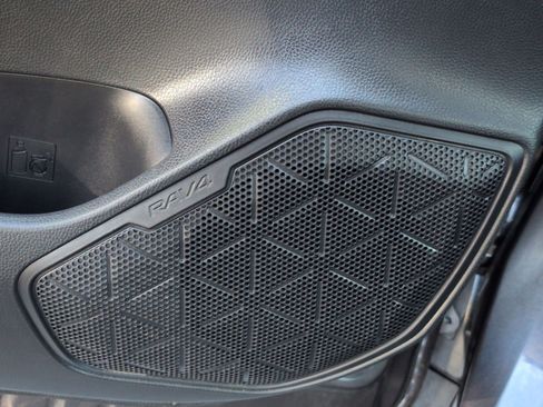 Used 2019 Toyota RAV4 XLE image 17