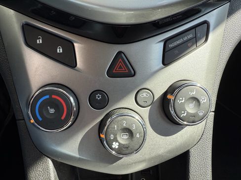 Used 2017 Chevrolet Sonic Premier image 18