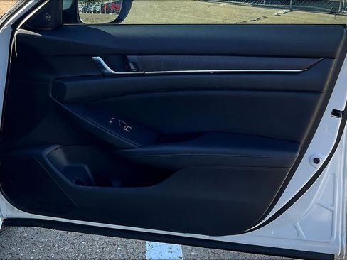 Used 2018 Honda Accord EX-L image 28