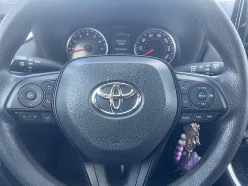 Used 2019 Toyota RAV4 LE image 14