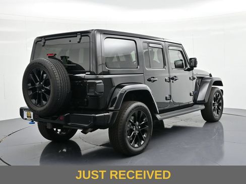 Used 2021 Jeep Wrangler Unlimited Sahara AWD/4WD image 6
