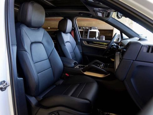 New 2025 Porsche Cayenne S image 89