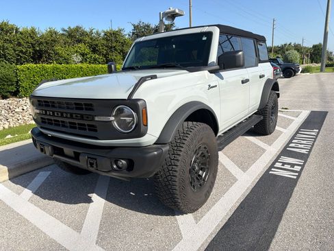 Used 2024 Ford Bronco Black Diamond AWD/4WD image 1