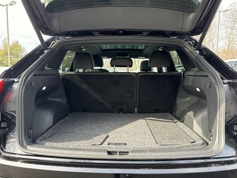 Certified 2025 Volkswagen Atlas Cross Sport SE w/ Panoramic Sunroof Package image 27