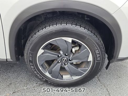 Used 2025 Nissan Rogue SV FWD image 16