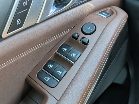 Used 2022 BMW X5 xDrive40i w/ Premium Package image 28