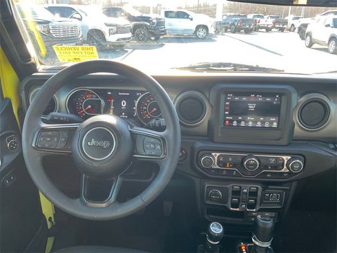 Used 2023 Jeep Wrangler Unlimited Sport image 17