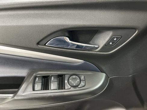 Used 2022 Chevrolet Bolt EUV LT w/ Convenience Package FWD image 11