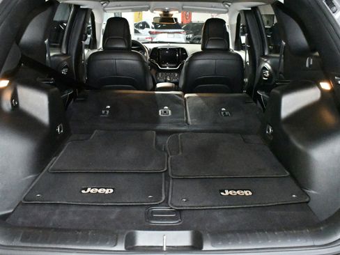 Used 2019 Jeep Cherokee Limited image 96