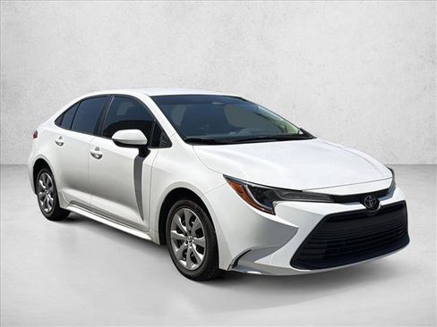 Used 2024 Toyota Corolla LE FWD image 3