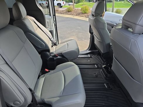 Certified 2025 Toyota Sienna XLE AWD/4WD image 15
