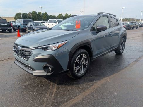 Used 2025 Subaru Crosstrek 2.0i Premium image 3