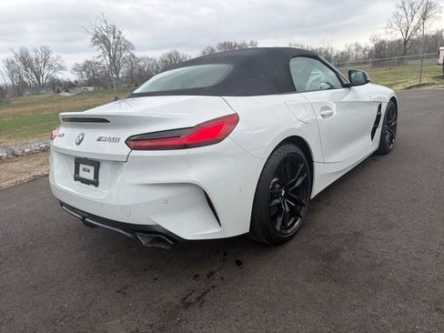 Used 2022 BMW Z4 M40i w/ Premium Package image 9