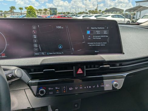 Certified 2022 Kia EV6 Wind w/ Wind Technology Package AWD/4WD image 22