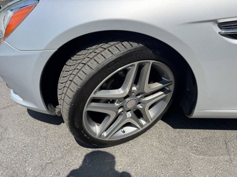 Used 2013 Mercedes-Benz SLK 250 image 26