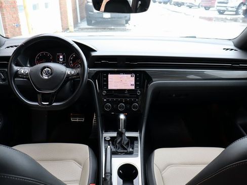 Used 2021 Volkswagen Passat 2.0T R-Line image 37