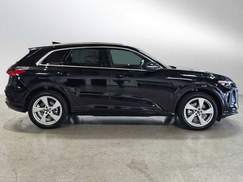 New 2025 Audi Q5 Prestige image 8