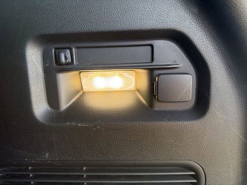 Certified 2022 Ford Explorer XLT w/ Equipment Group 202A image 10