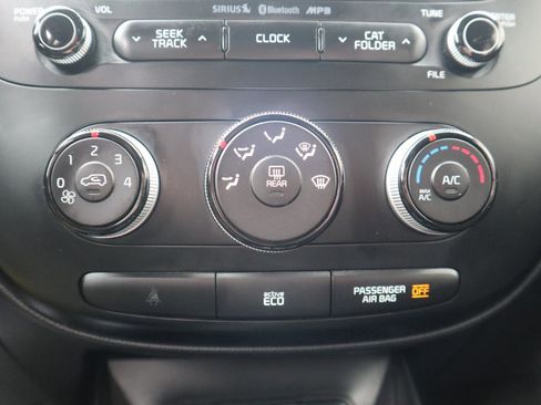 Used 2016 Kia Soul + image 63