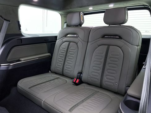 Used 2024 Rivian R1S Adventure AWD/4WD image 36