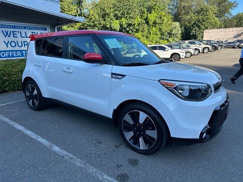 Used 2016 Kia Soul + w/ Designer's Package FWD image 3
