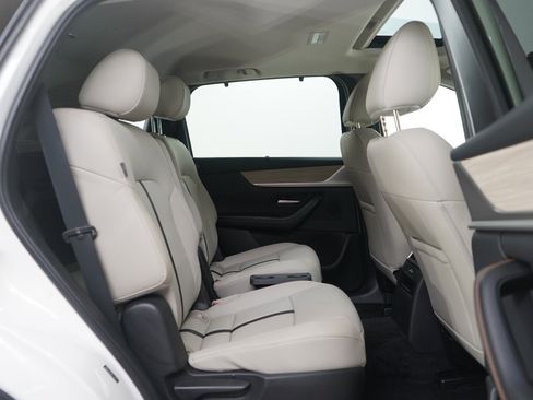 Certified 2024 MAZDA CX-90 3.3 Turbo w/ Preferred Plus image 12