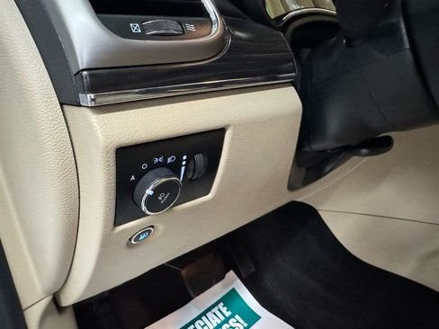 Used 2019 Jeep Grand Cherokee Limited AWD/4WD image 13