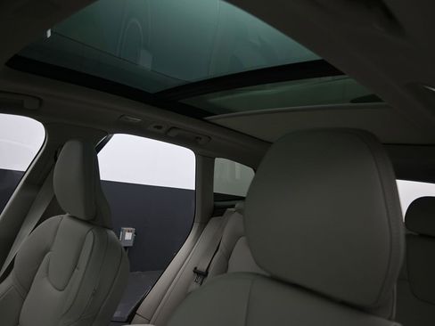 New 2026 Volvo XC60 B5 Ultra w/ Protection Package Premier image 27