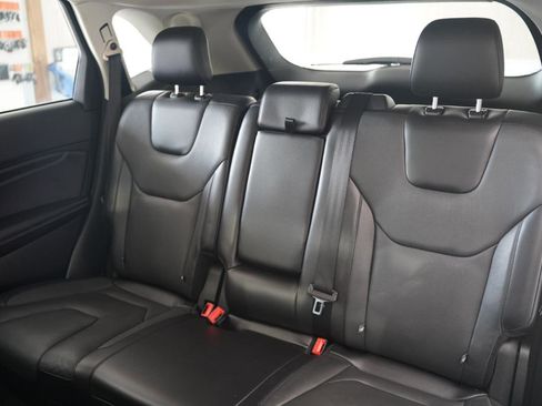 Used 2018 Ford Edge Titanium w/ Equipment Group 301A FWD image 34