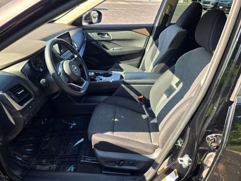 Used 2023 Nissan Rogue SV FWD image 21