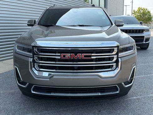 Used 2023 GMC Acadia SLT w/ Technology Package FWD image 4