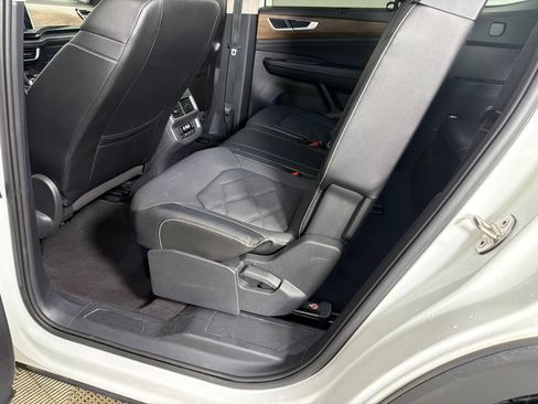 Used 2024 Volkswagen Atlas SE FWD image 21