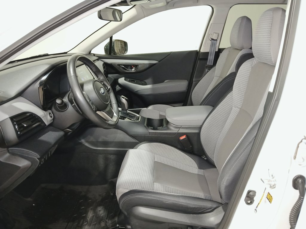 Used 2025 Subaru Outback Premium AWD/4WD image 10