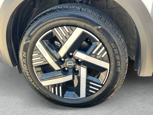 Certified 2025 Nissan Kicks SV image 23