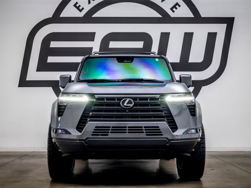 Used 2024 Lexus GX 550 w/ Cold Area Package AWD/4WD image 3