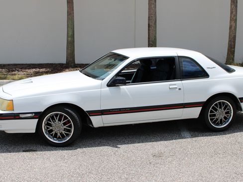 Used 1988 Ford Thunderbird RWD image 12