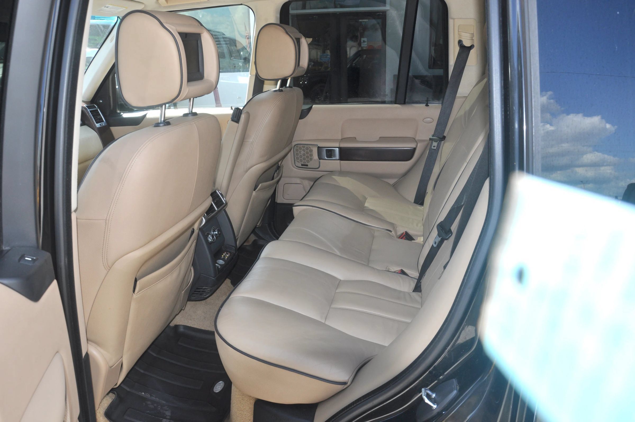 Used 2008 Land Rover Range Rover HSE AWD/4WD image 10