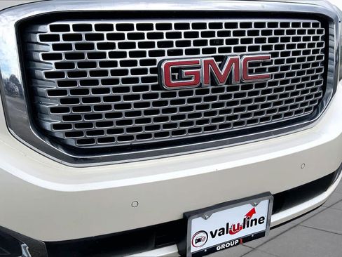 Used 2015 GMC Yukon Denali w/ Touring Package AWD/4WD image 28