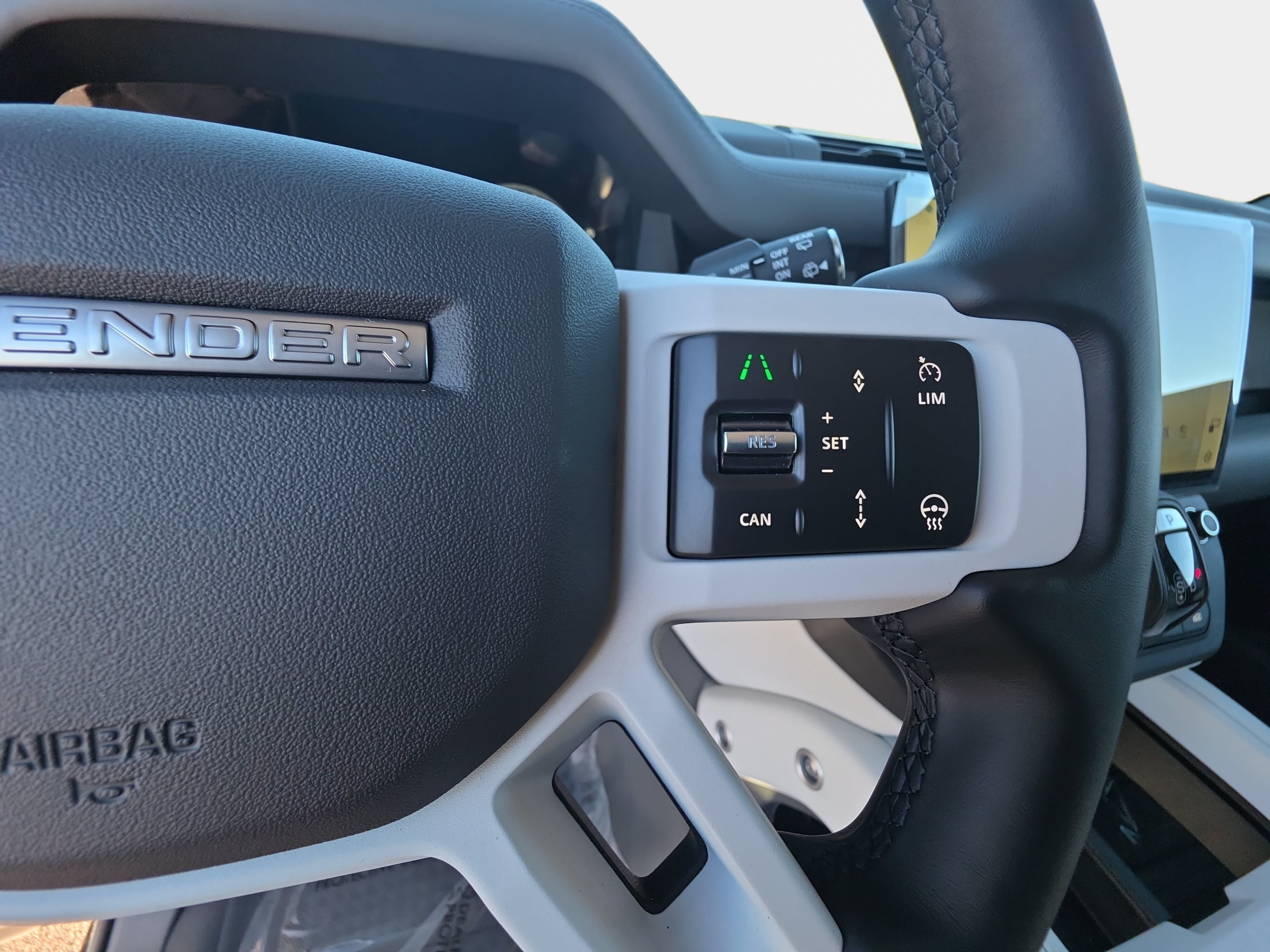 New 2026 Land Rover Defender 110 X-Dynamic SE AWD/4WD image 17