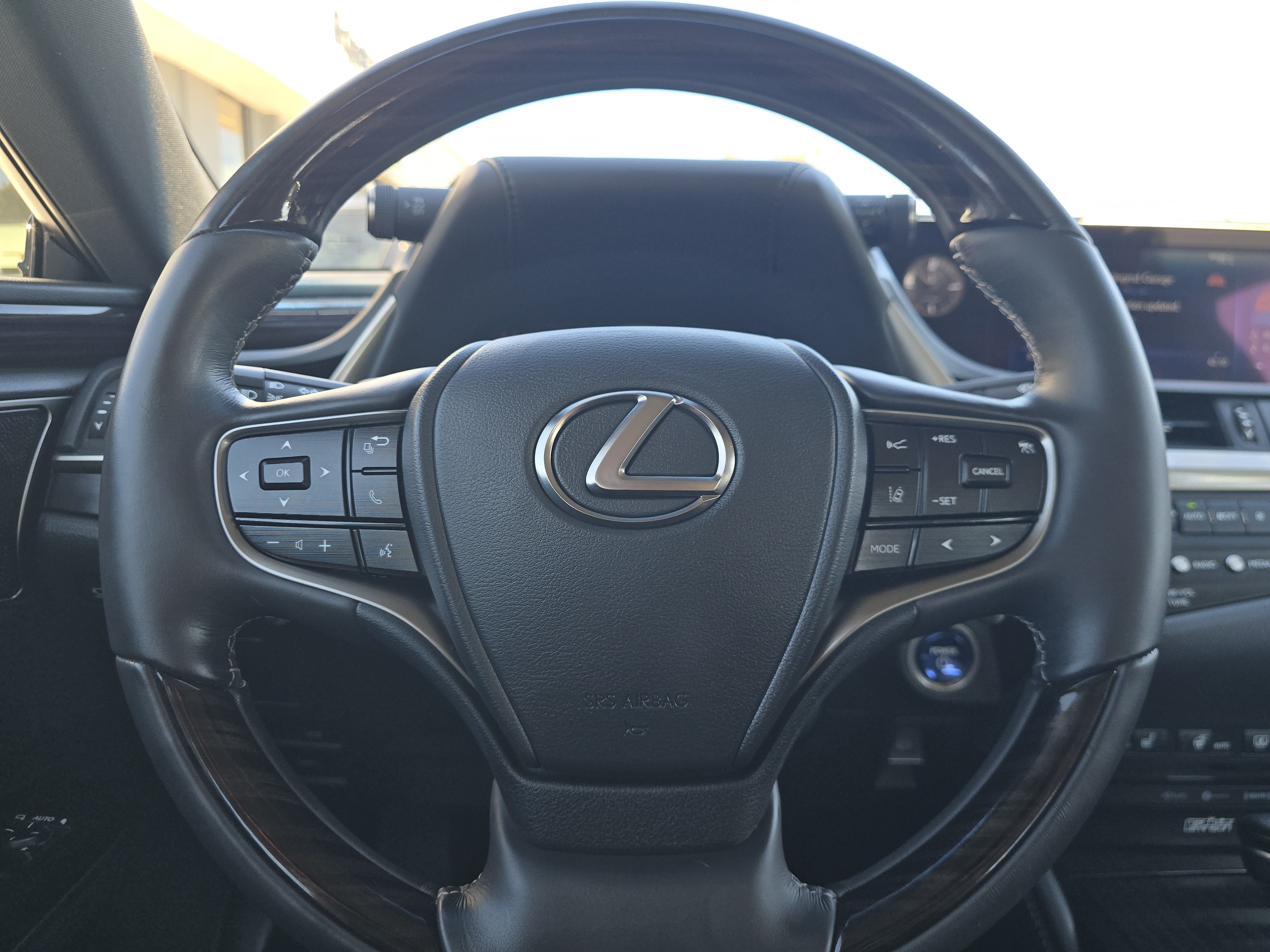 Used 2021 Lexus ES 300h w/ Accessory Package FWD image 24