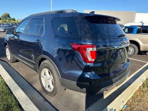 Used 2017 Ford Explorer XLT AWD/4WD image 3